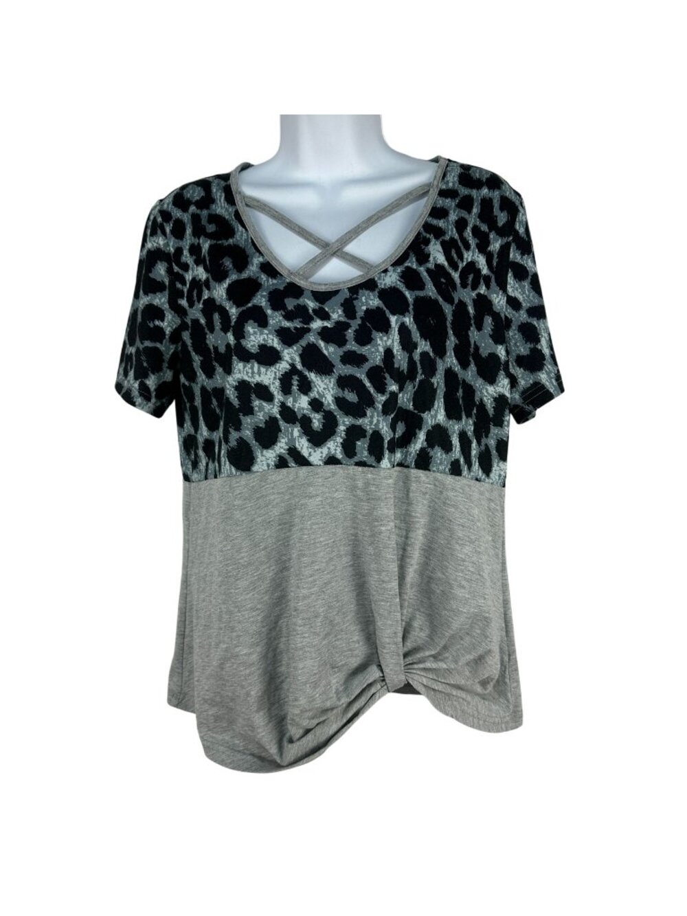 Shein Womens Leopard Print Twist Hem Top Medium Stylish Gray & Black Stretch